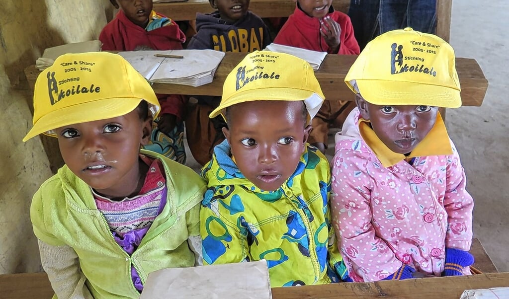 Blije kinderen in de Nkoilale Primary School. 