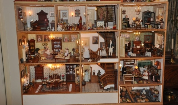 Het miniatuurhuis dat Cocky met haar man Rien helemaal zelf heeft gemaakt en ingericht.