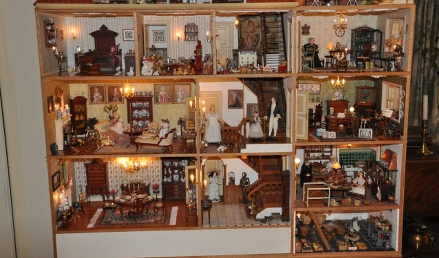 Het miniatuurhuis dat Cocky met haar man Rien helemaal zelf heeft gemaakt en ingericht.
