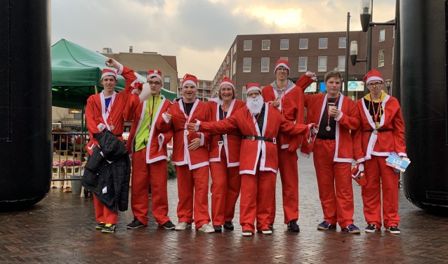 De Handbalvereniging Houten klaar voor de start.