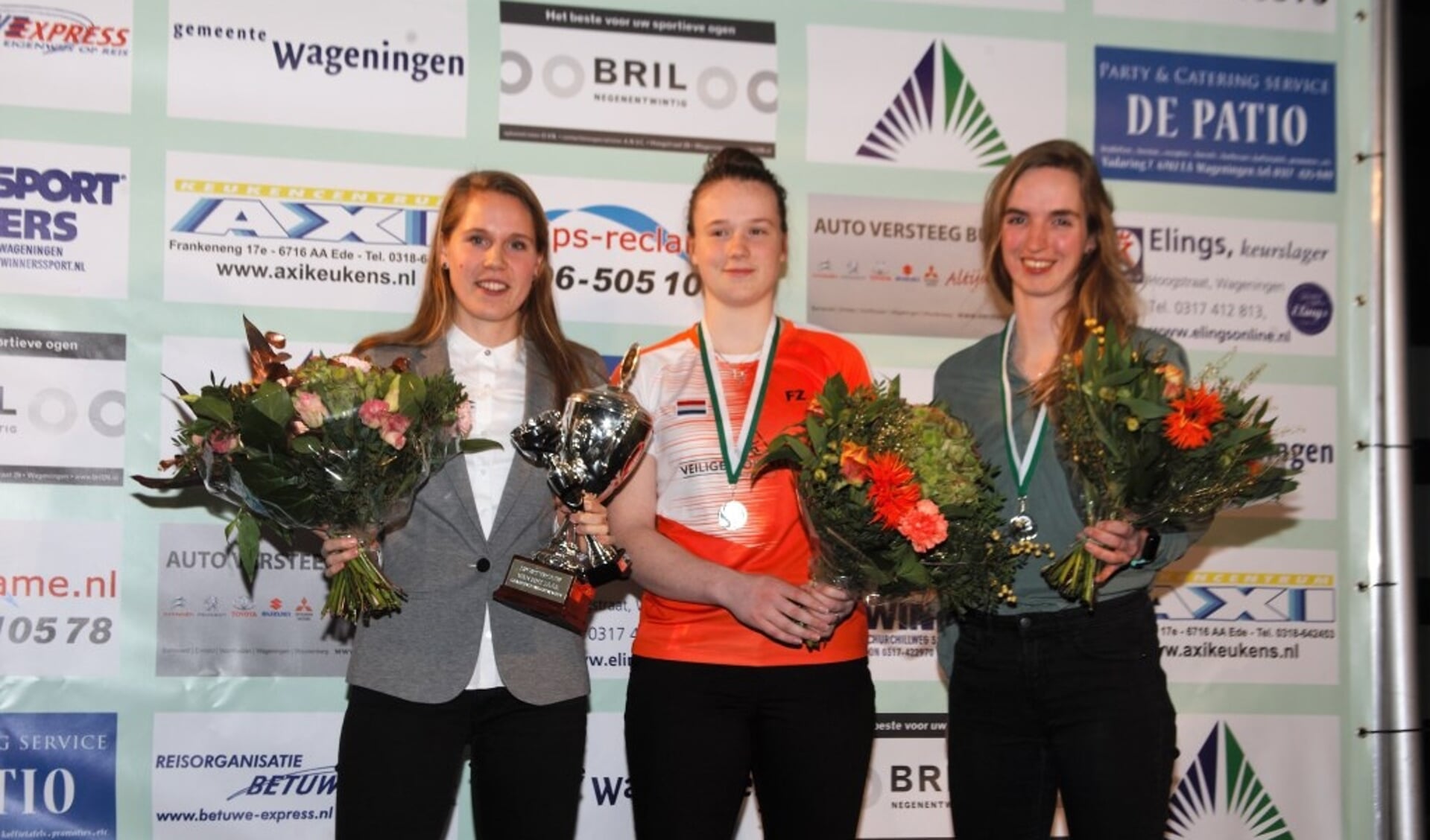Tijdens het Sportcafé 2019 werd atlete Pallas atlete Dagmar Smit  (links) verkozen tot Wagenings Sportvrouw van het Jaar. 