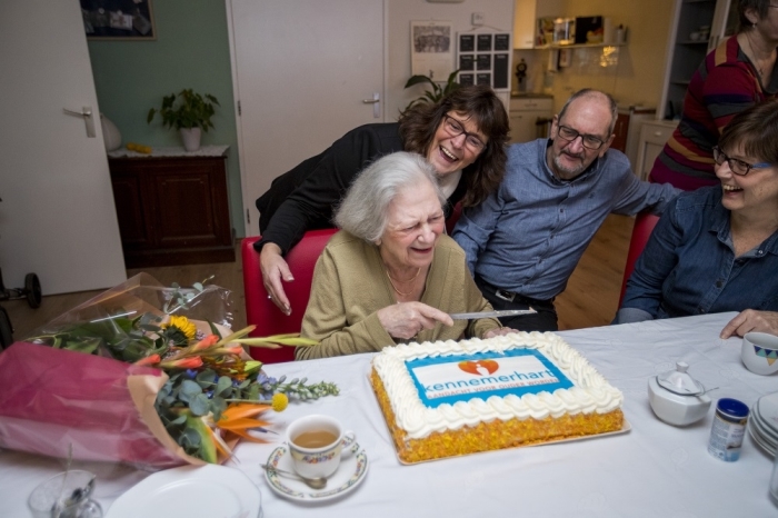 Op 1 januari 2018 fuseerde stichting SHDH met Amie Ouderenzorg en werd Kennemerhart. De eerste bewoonster van Kennemerhart verhuisde 2 januari 2018 naar het Anton Pieckhofje. Daardoor was mevrouw officieel de eerste bewoner van Kennemerhart.