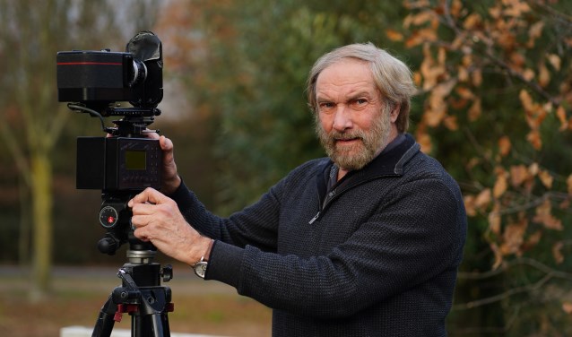 Jan met zijn panoramacamera. Hij is met recht een niche-fotograaf.