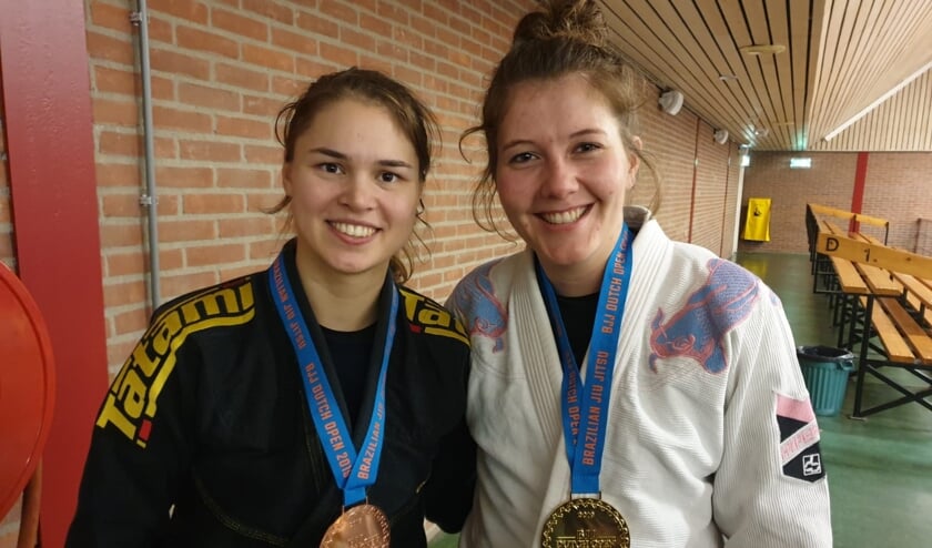 Medaillewinnaressen Djoeke Bouwmans (links) & Jorien van de Pol (rechts)