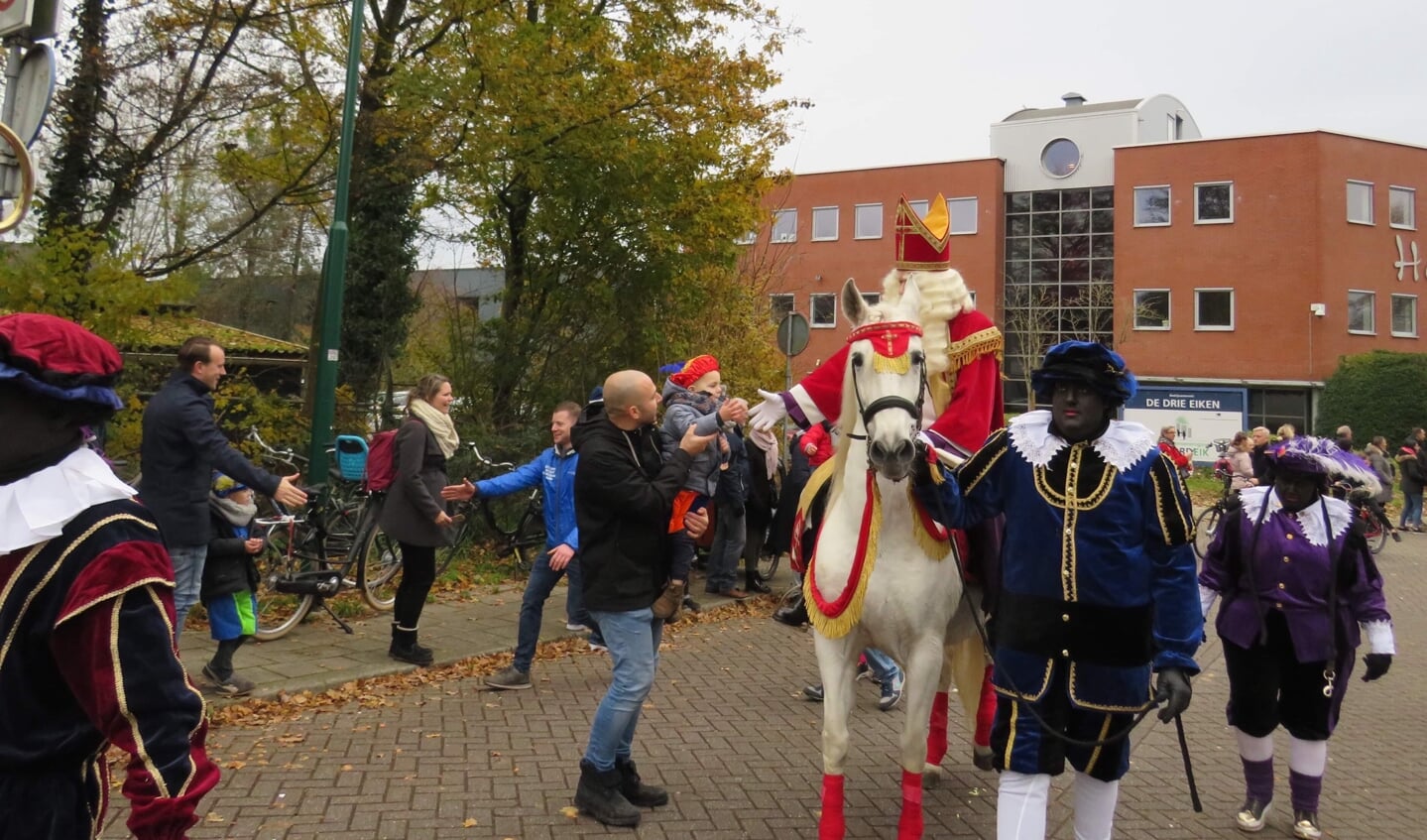 Sinterklaas op Paard over de Drie Eiken