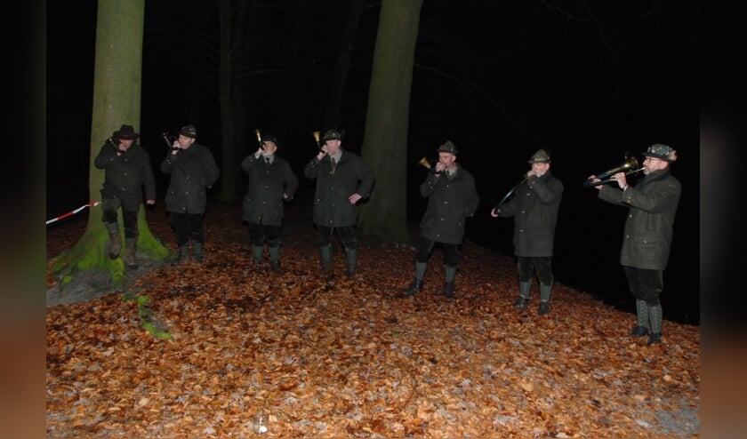 Jachthoornblazers in het Kasteelbos.