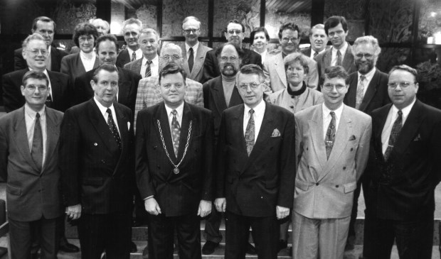 Archieffoto: Wethouder Jaap van de Steege links van burgemeester Borgman.