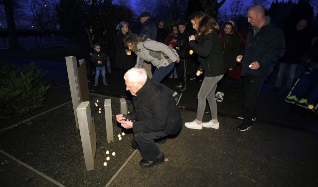 Lichtjes bij oorlogsgraven