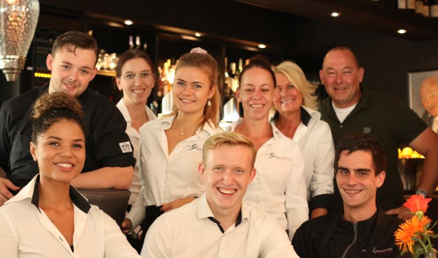 Het team van De Gezelligheid is trots op de eervolle titel 'Restaurant van het jaar van de provincie Utrecht'.