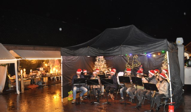 De wintermarkt in Ederveen.