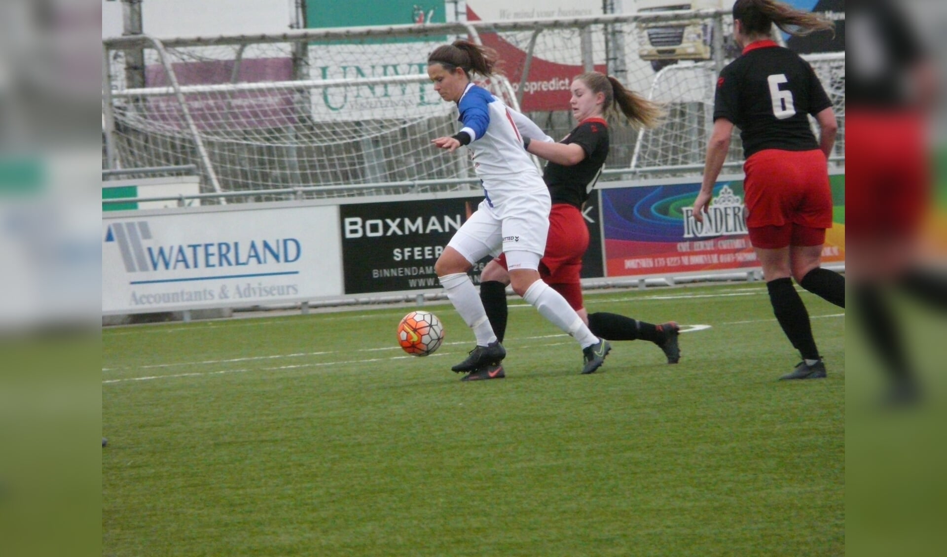 Daphne van Kruistum scoorde 4 doelpunten