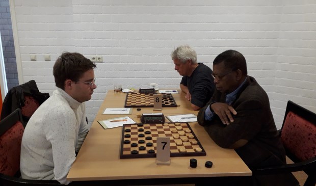 Stijn Overeem rechts.