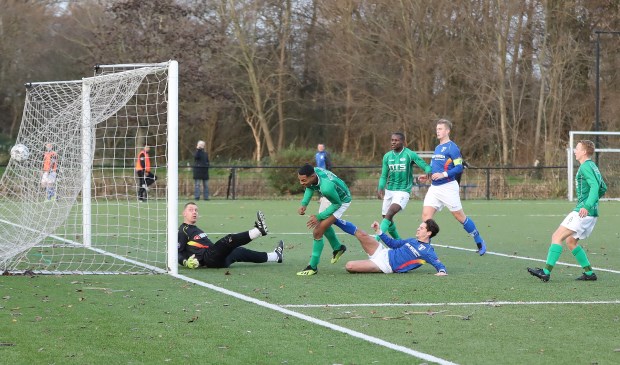 RODA ´23 verloor zondag het uitduel tegen Weesp met 2-1.