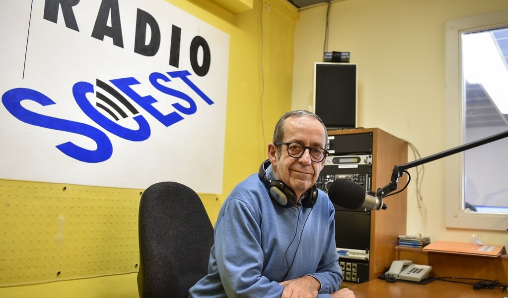 Jean Heijl neemt begin volgend jaar weer plaats achter de microfoon in de studio van Radio Soest. Hij ziet de toekomst met vertrouwen en positief tegemoet.