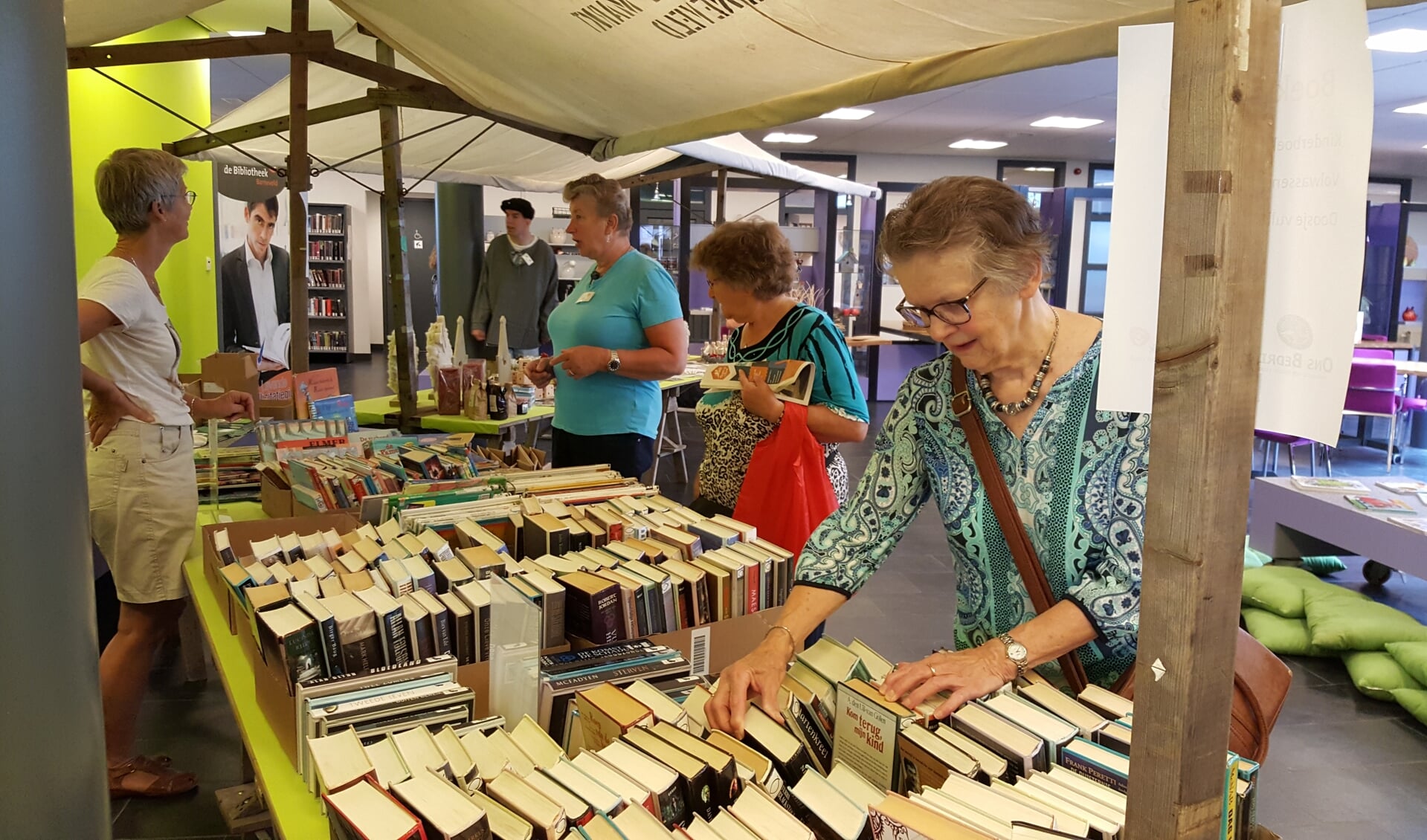 De Boekenmarkt met afgeschreven boeken van de Bibliotheek Barneveld is weer gestart.
