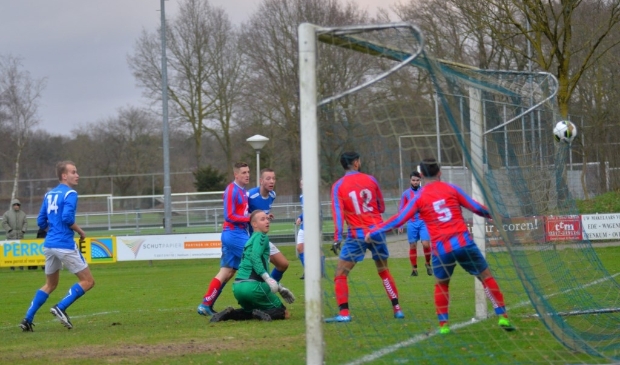 Vorige week speelde RVW met 2-2 gelijk tegen SC Doesburg. Een wek eerder kon het duel Arnhemia-RVW geen doorgaan vinden. Voor het afgelaste duel vond de KNVB inmiddels een nieuwe datum.
