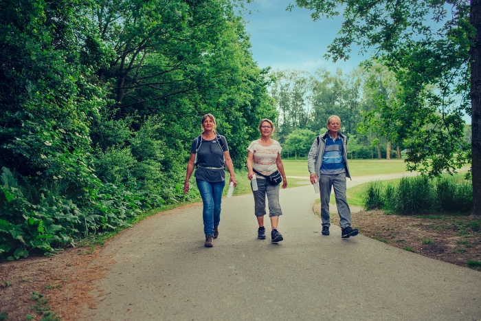 Deelnemers wandelen wekelijks in Hoofddorp