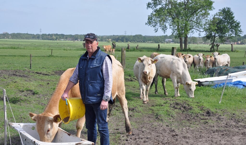 Mogelijk kan veehouder André van Dorresteijn zijn bedrijf toch voortzetten in de polder.
