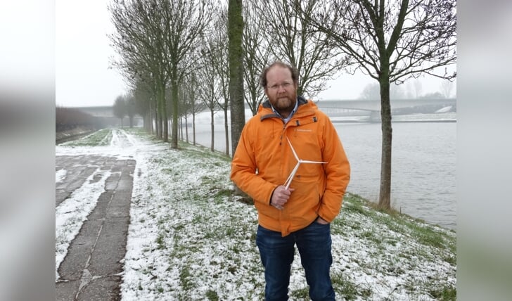 Ruben Berendts op 4 februari 2020 langs Amsterdam Rijnkanaal met op de achtergrond de Goyerbrug