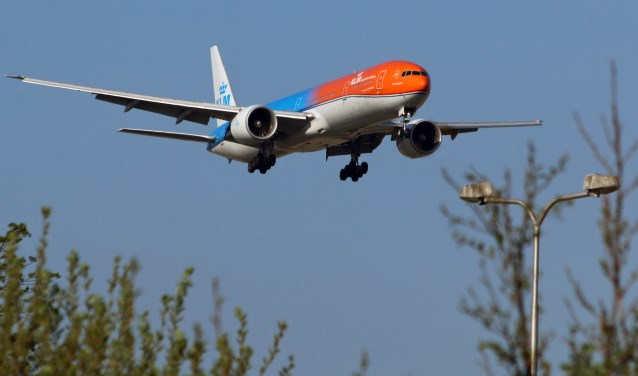 Wat wethouder Herbert Raat betreft wordt nu met spoed gewerkt aan aanleg van een luchthaven in zee.
