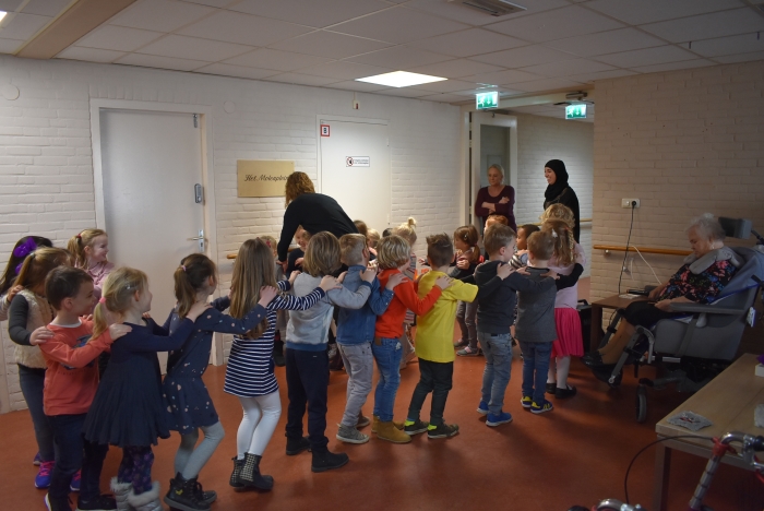 zang, dans. in het circus