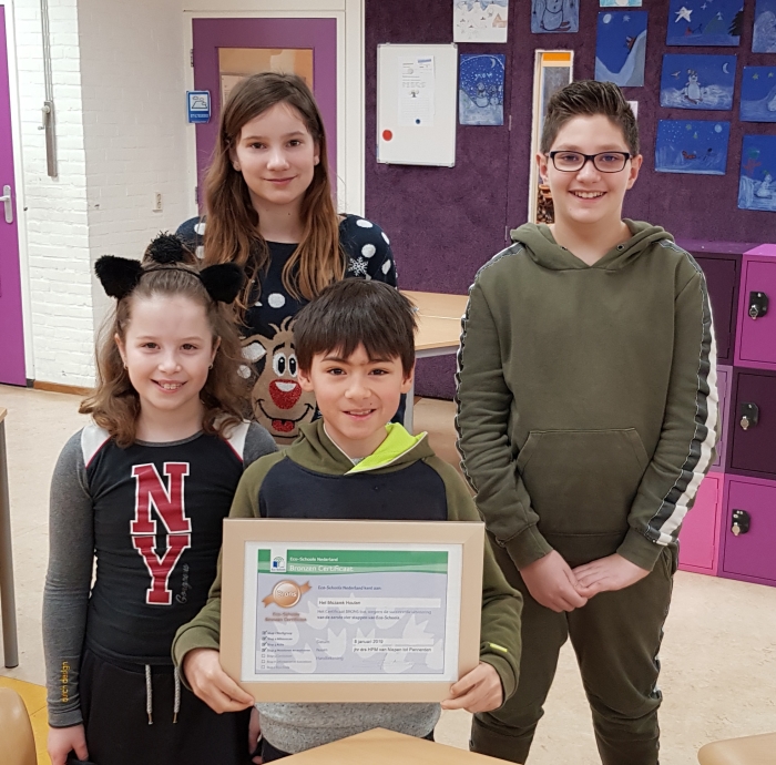 Het Bronzen Certificaat is uitgereikt aan leerlingen van het EcoTeam