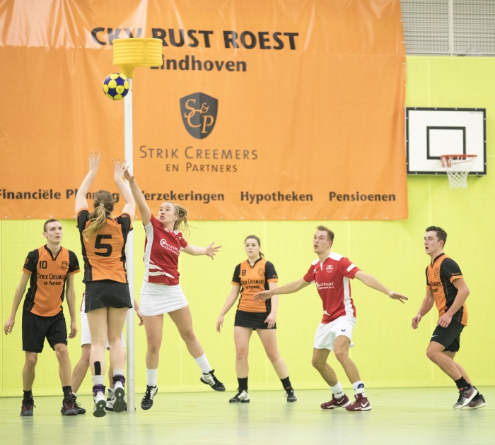 Merwede/Multiplaat geeft druk op het schot van Rust Roest