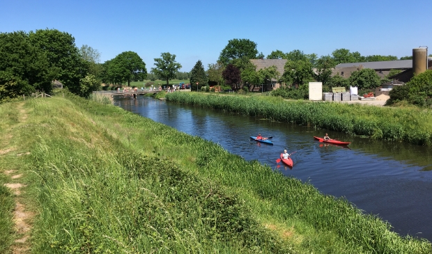 <p>Het Valleikanaal loopt van de Nederrijn bij Rhenen tot de Eem in Amersfoort.</p>