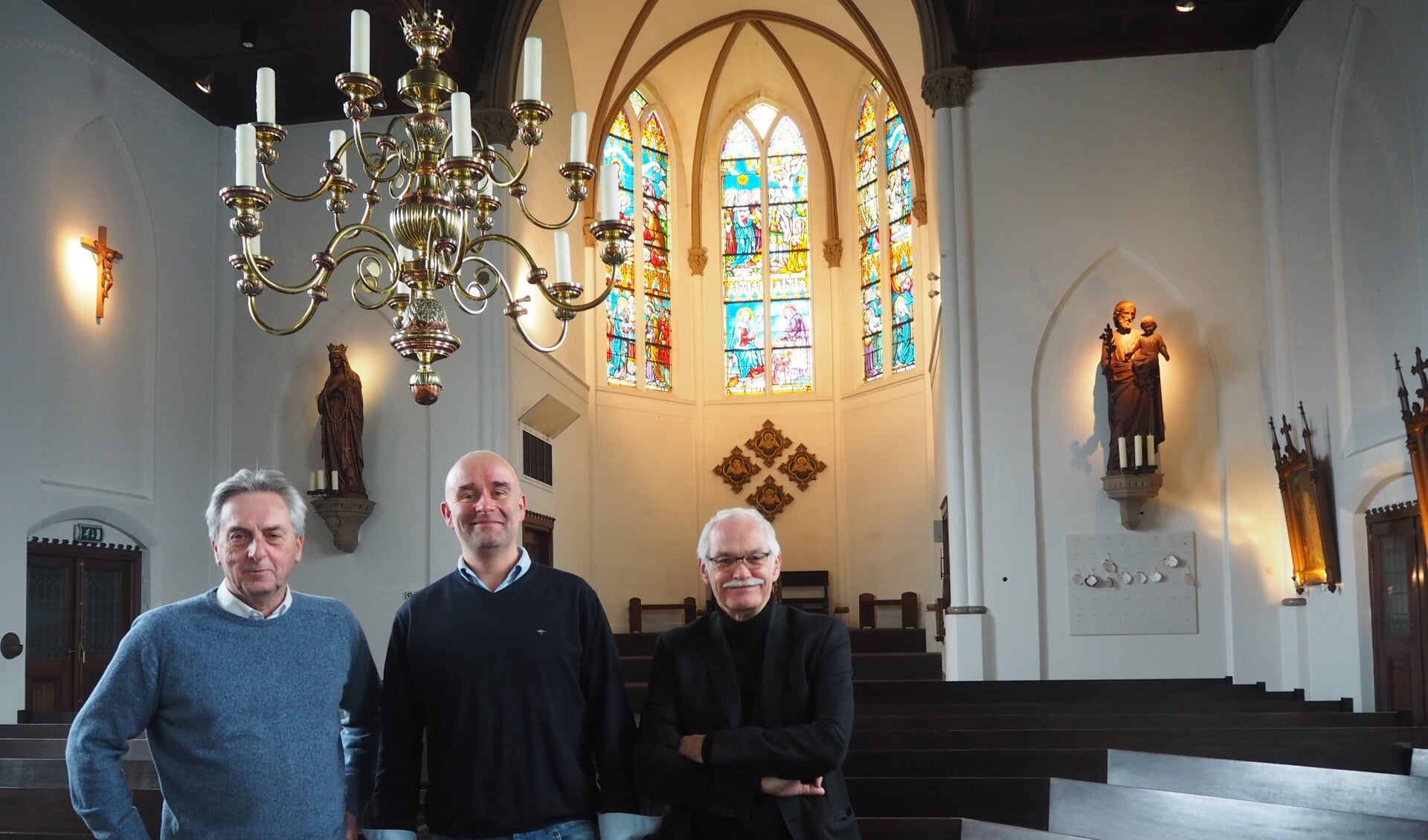 Albert Dragt, Coert van den Berg en Wim van Dijk (v.l.n.r.) op de locatie waar op 5 april de Johannes Passion uitgevoerd wordt.