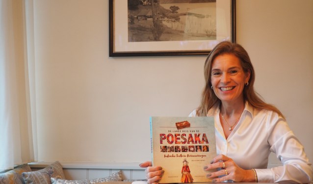 Simone Berger presenteert haar tweede boek Poesaka: met veel nog niet vertelde Indische verhalen.