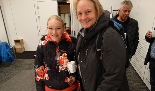 Elena kwam met haar moeder kijken naar haar nieuwe fietsroute