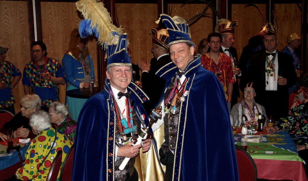 Prins Zjoske (Jos Traa) ontving zondag de Zilveren Puup van de vereniging.