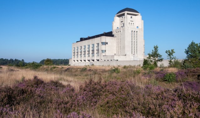 ,,Een groot attractiepark als de Koningin Julianatoren kun je niet vergelijken met de Stille Veluwe, zoals we het gebied rond Radio Kootwijk en het Kootwijkerzand noemen."