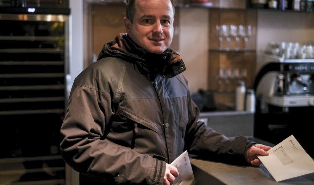 Yordi Grutters, projectmanager Koningsdag, informeerde vandaag de burgers langs de route.