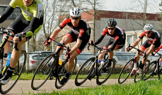 WTC De Amstel opent zondag het wegseizoen op het eigen parcours aan de Startbaan in Amstelveen.