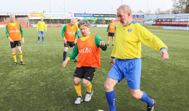 SV Huizen en Blauw Geel’55 uit Ede gaven een demonstratie Walking Football.
