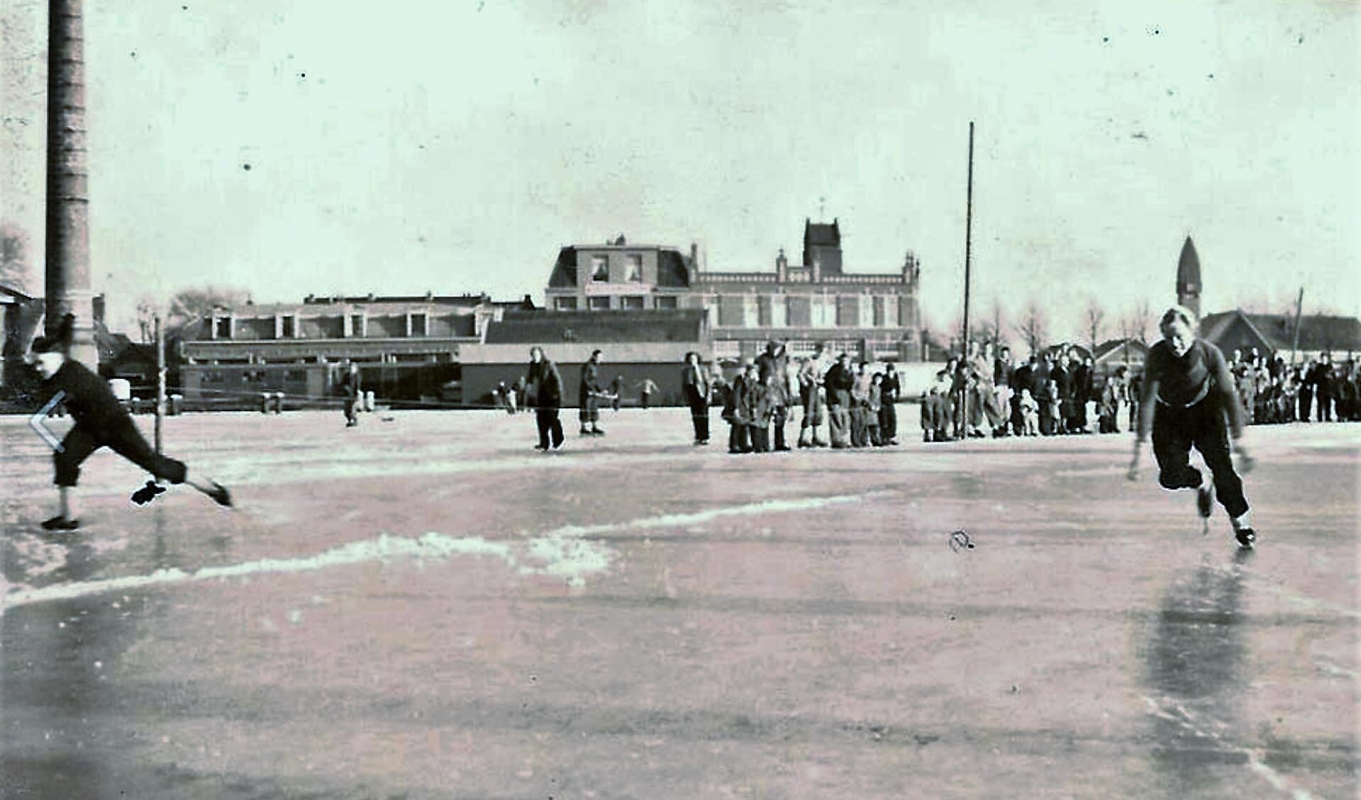 Pure nostalgie: schaatswedstrijden op de Kom in 1940.