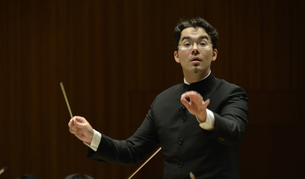 de Nederlands-Japanse dirigent Kent Moussault