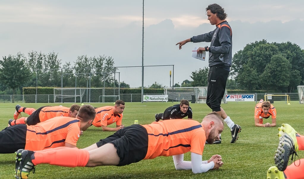 Mark Bakker kiest na drie jaar FC Horst voor een vervolgstap bij SDC Putten 2 in zijn trainersloopbaan.