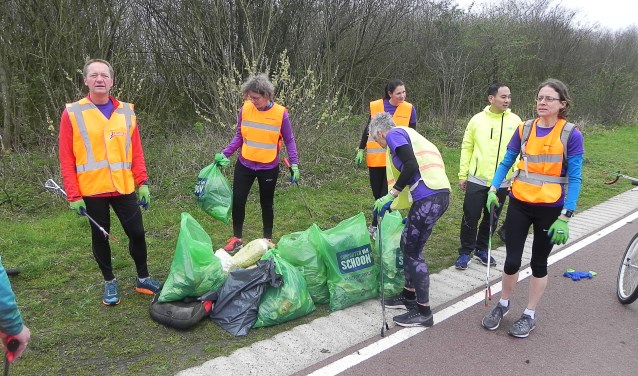 Het plogteam o.l.v. Irene van Enckevort is klaar met ploggen.