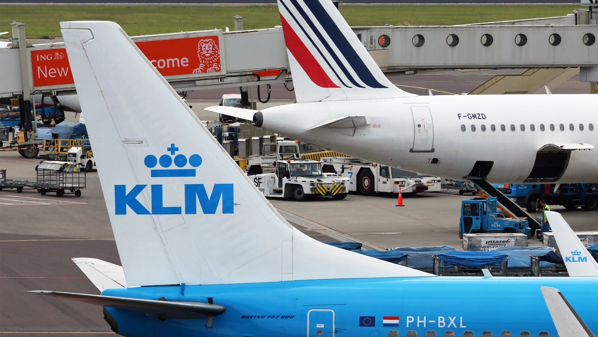 Personeel KLM krijgt de beschikking over FFP2-mondkapjes.