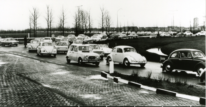 Vijftig jaar geleden, op Tweede Paasdag 1969, stonden lange rijen auto’s stil op het verkeersplein bij Gorinchem.