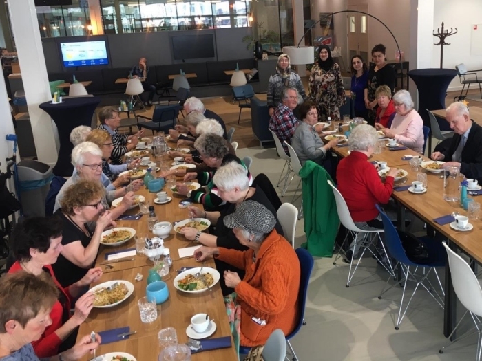 Eerste Amerena buurtlunch