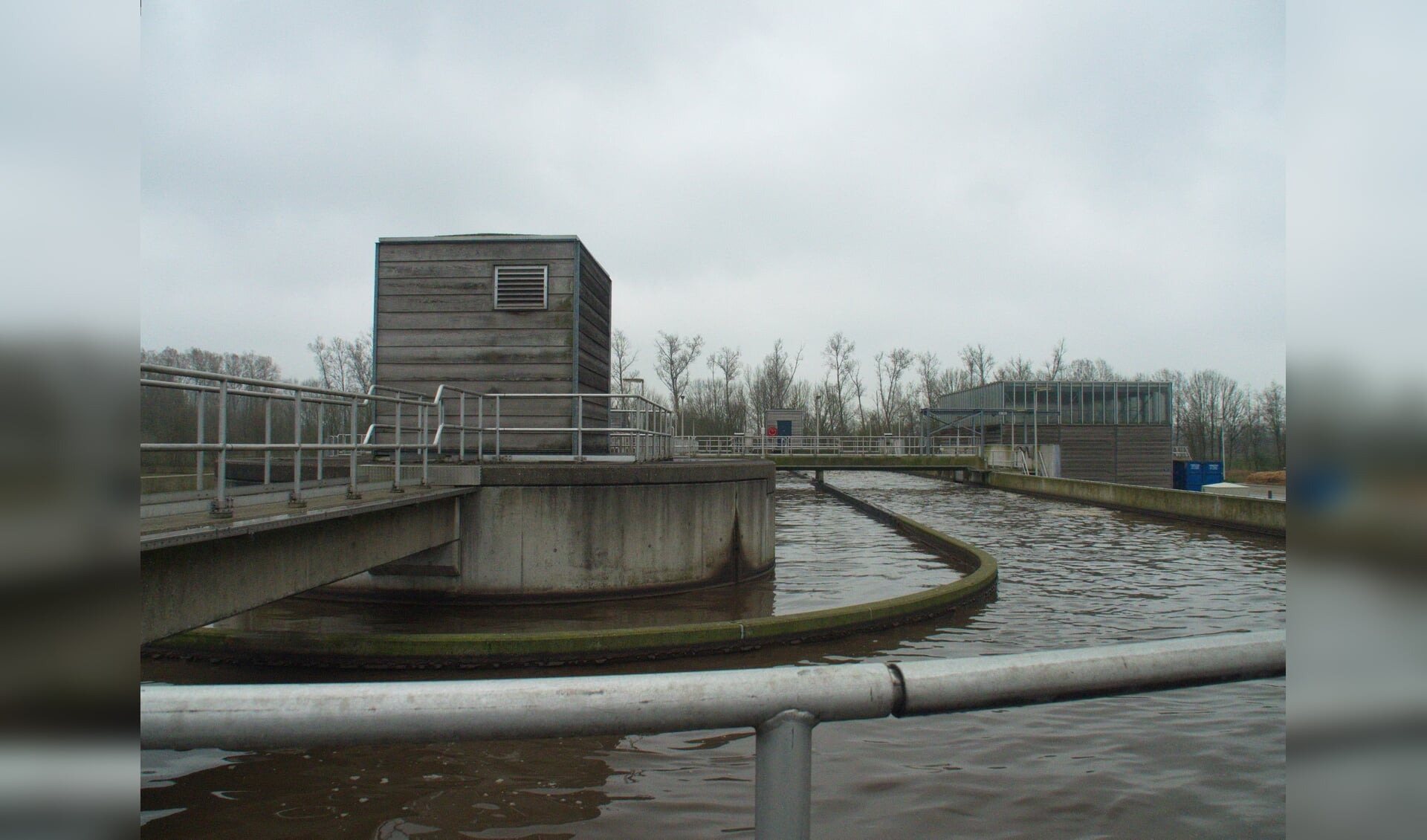 Onderzoek moet uitwijzen of warmtewinning bij de waterzuivering langs de Rijsenburgselaan haalbaar is.
