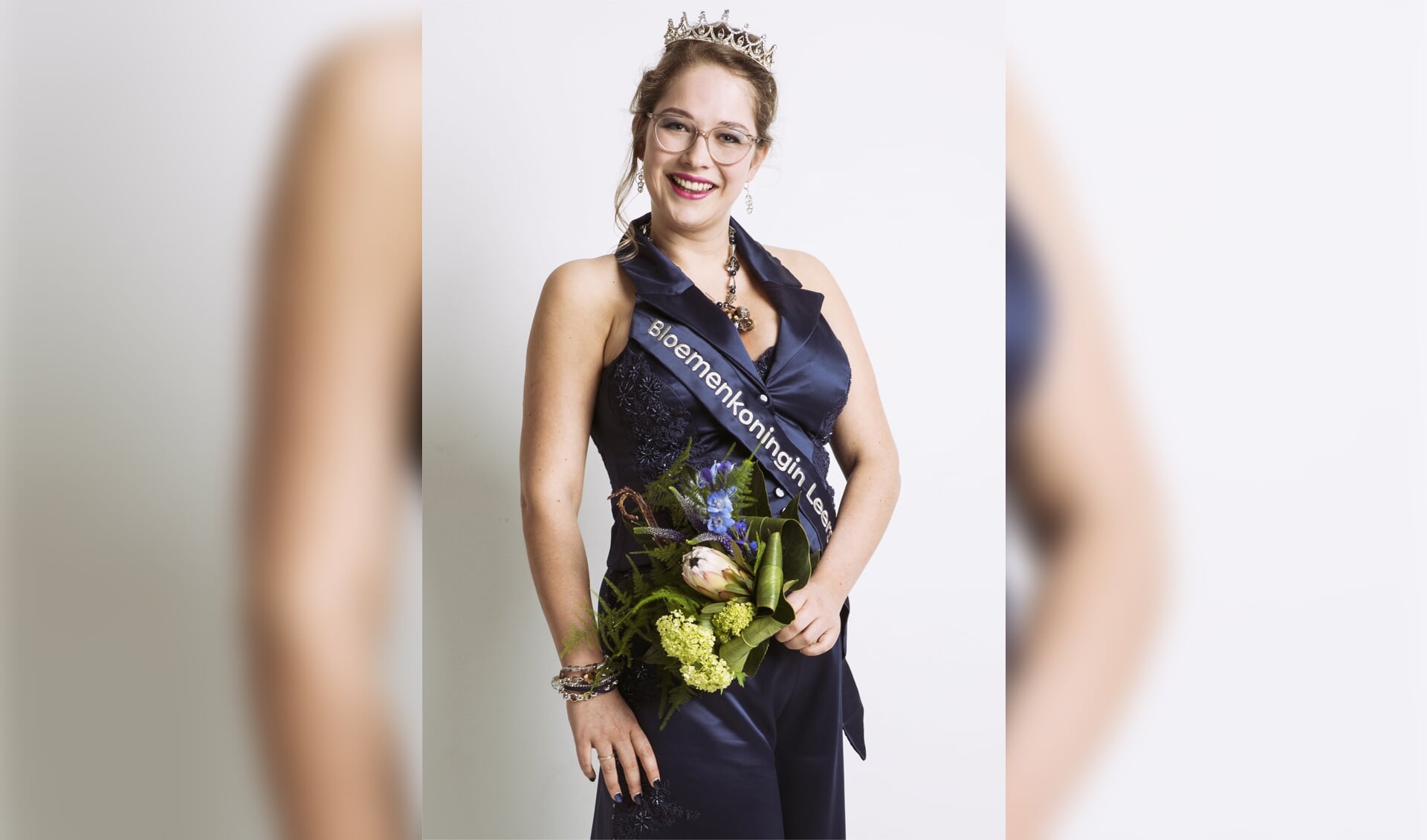 Femke Neele, Bloemenkoningin 2019, in haar jurk van Modevakschool Wouda.