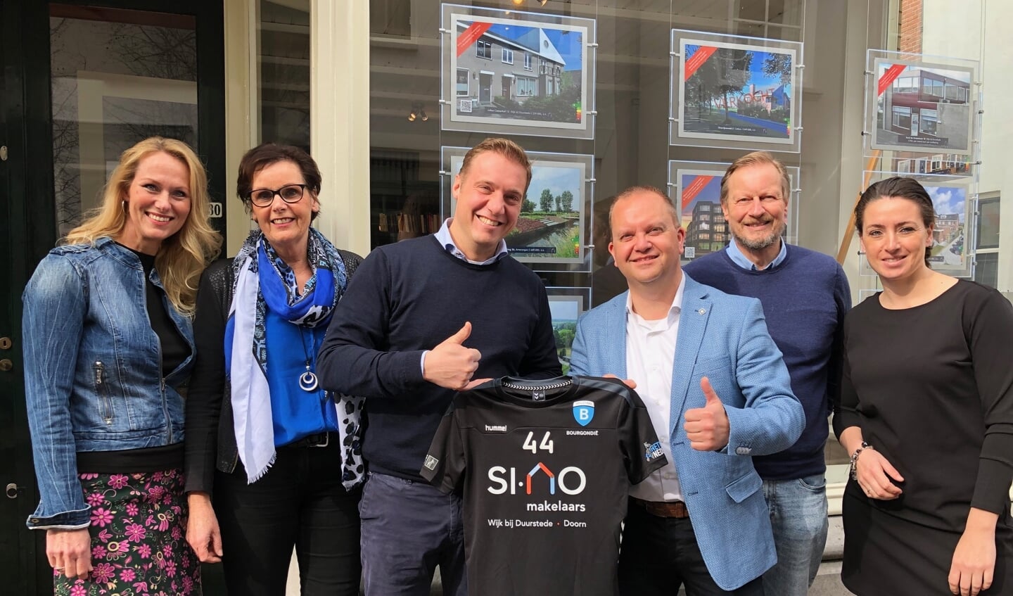 Team van Si-No Makelaars met Voorzitter Bourgondie Remco de Vries