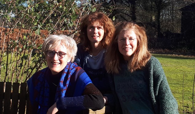 Annemarie Huiskes, Wilma van Benschop en Petra van der Snoek roepen muzikaal talent op om deel te nemen aan de Maarnse Proms.