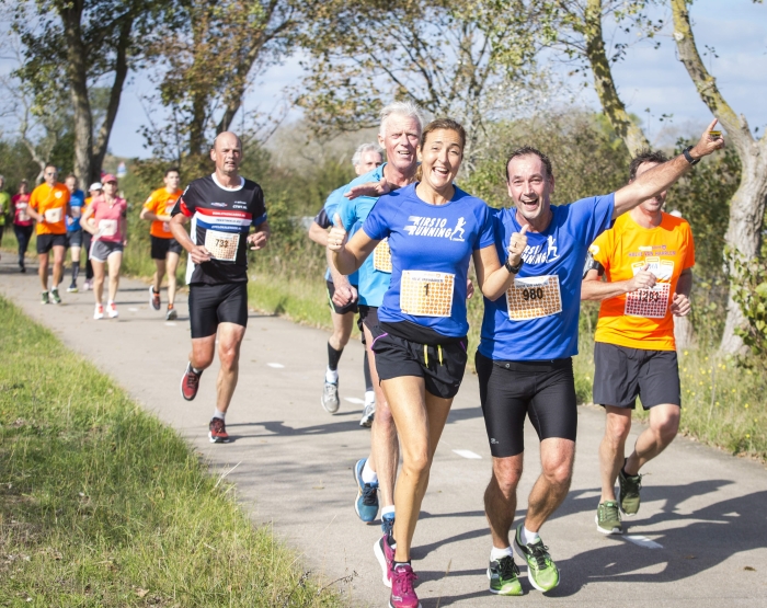 Enthousiaste lopers tijdens Halve van Haarlem