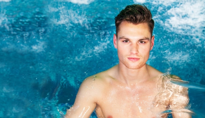 watershoot in het Tikibad van Duinrell
