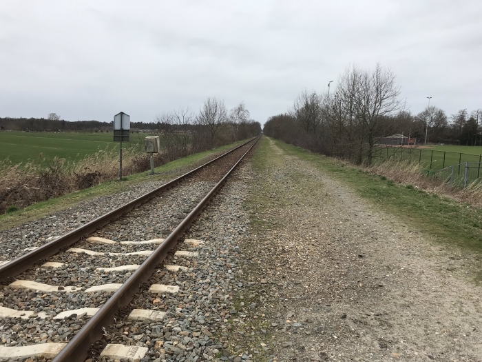 De Ponlijn met naast de rails voldoende ruimte voor een 3 meter brede fietssnelweg